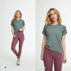 NWT Bandier WSLY The Dynamic Tee Shirt in Faded Green Army Size XS